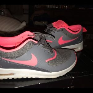 Women’s Nike Shoes size 7.5!!!!